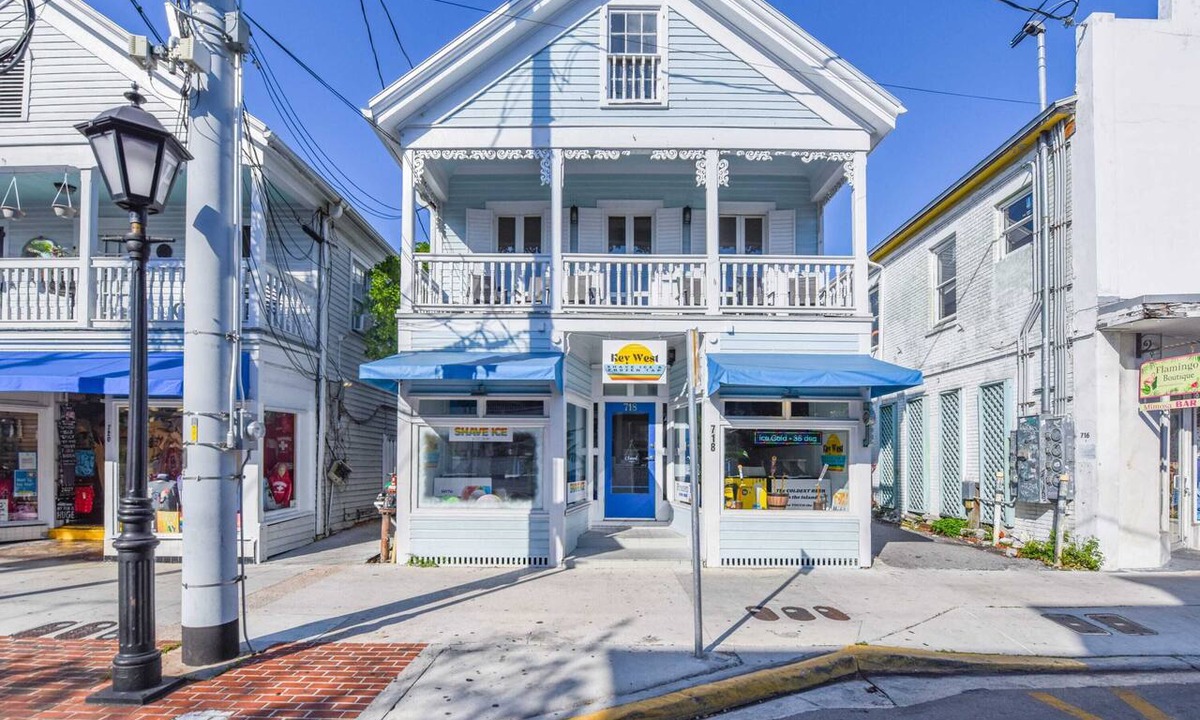 Downtown Apartment | Sky Suites Retreat - Balcony Overlooking Duval