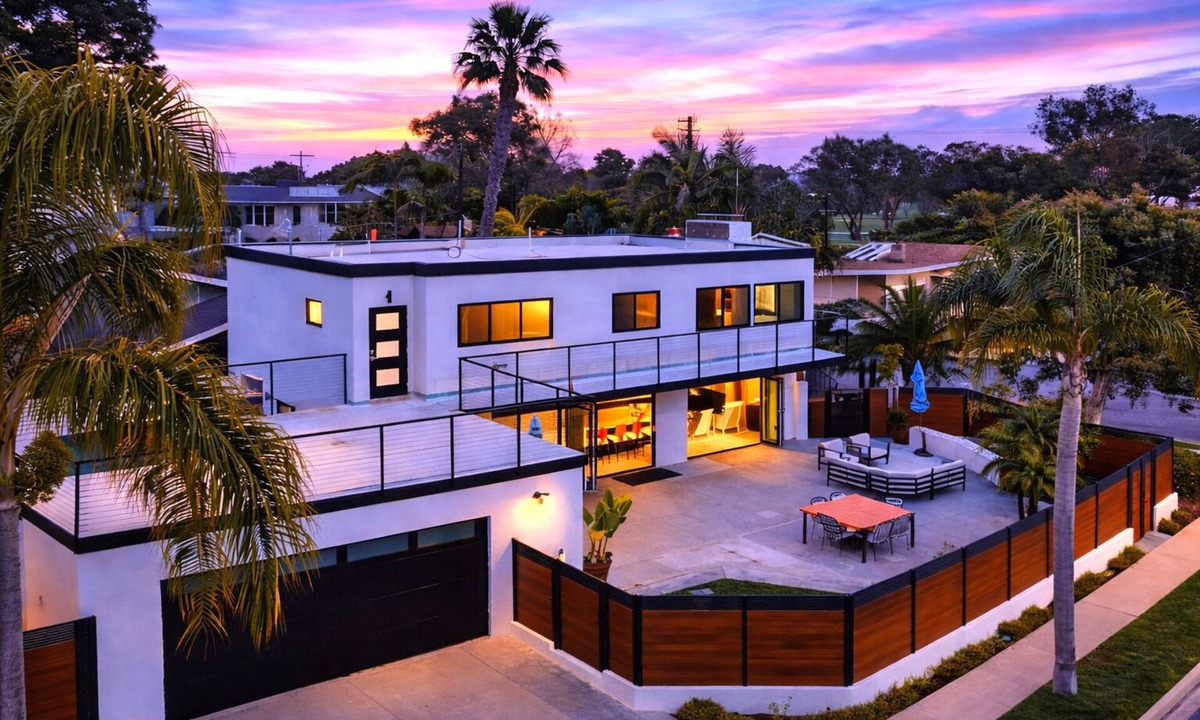 Seal Beach House | Sleek Designer Home + Courtyard + Walk to Beach + Dining | Seal Beach Escape