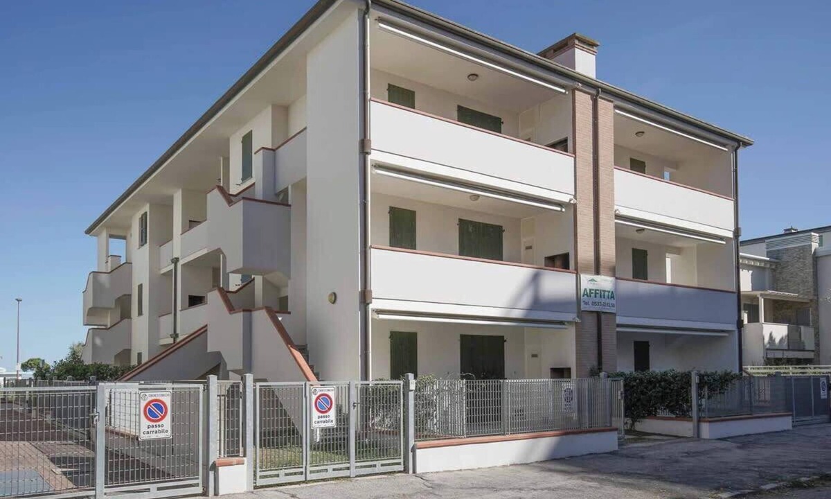 Lido degli Estensi Condo | SMITH 2B - With Private Garden and Terrace