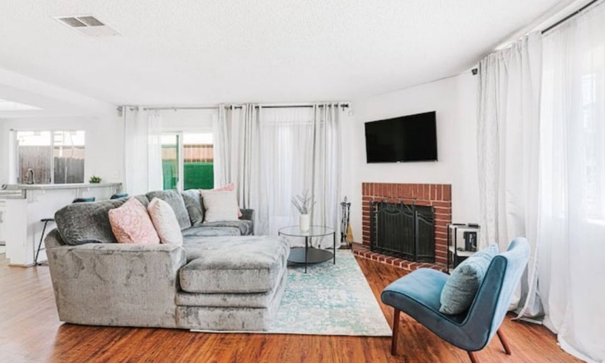 Hawthorne House | SOFI | LAX | CRYPTO | FORUM 4bd Los Angeles Home
