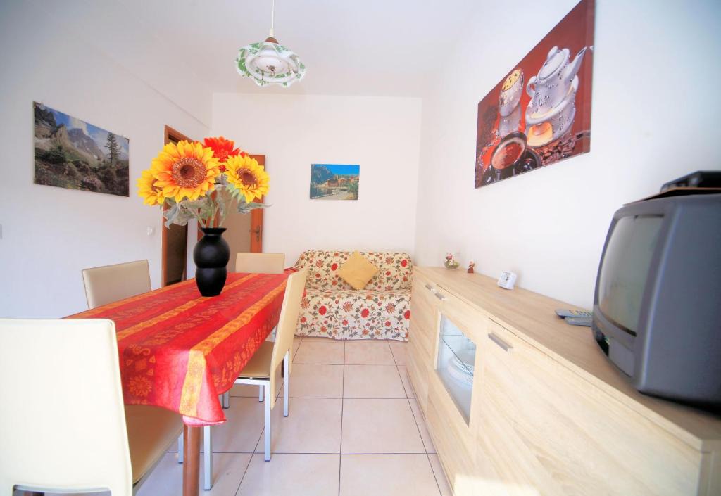 Borghetto Santo Spirito Apartment | Solemare