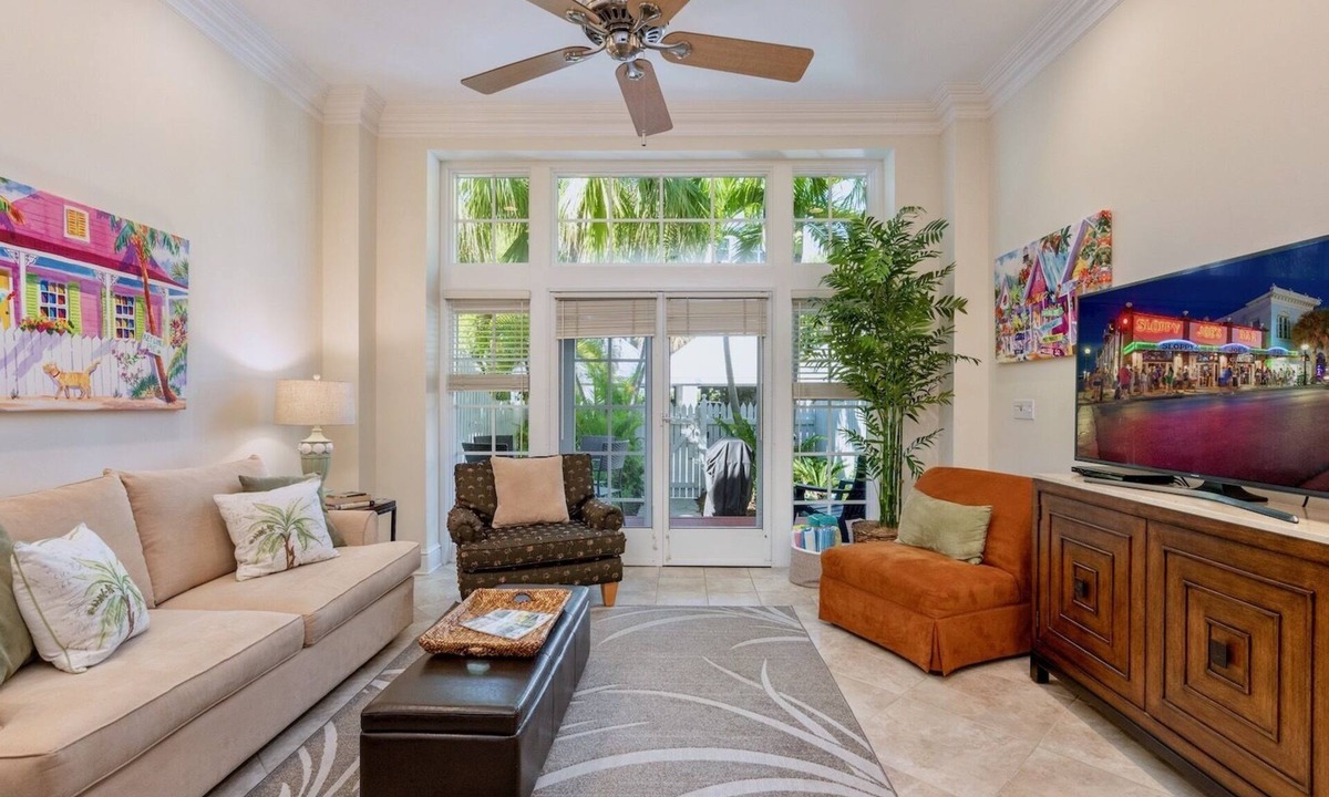 Truman Annex House | *SOUTHERNMOST PALMS @ THE ANNEX* Villa Near Duval & Beach + LAST KEY SERVICES.