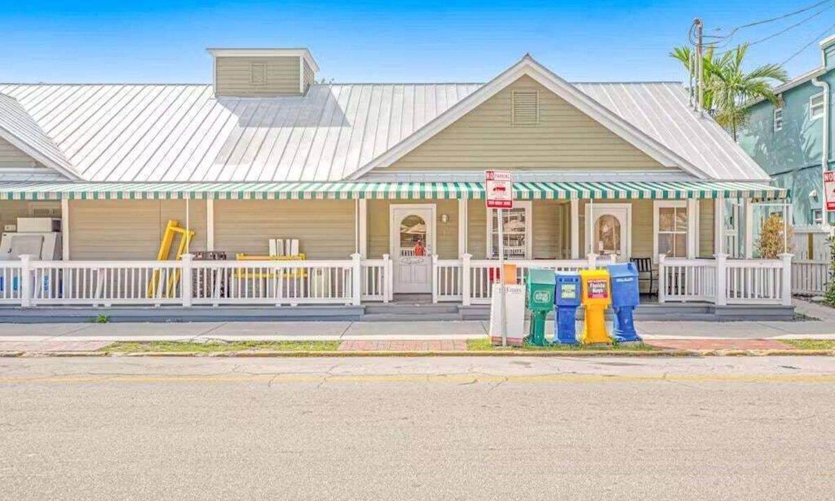 Uptown - Upper Duval House | Southernmost Sanctuary | Vibrant Oasis Near Duval!