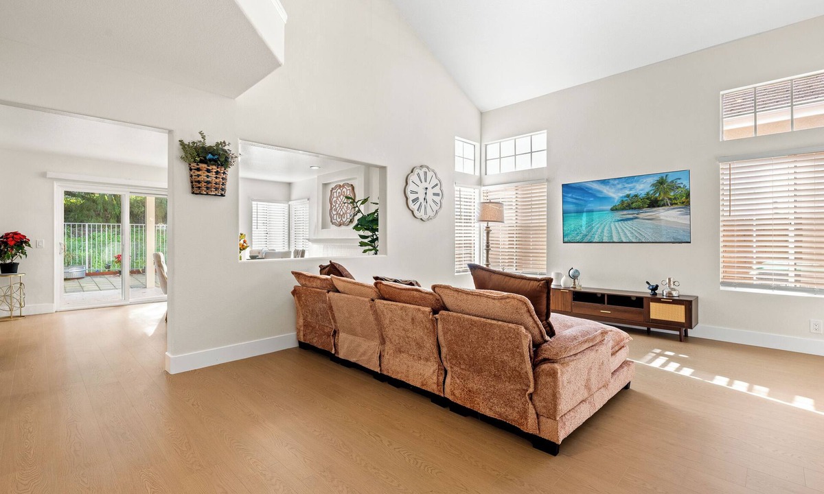 Chino Hills Villa | Spacious 6-bedroom villa in beautiful Near diamond Bar with AC 71 60 91 FWY