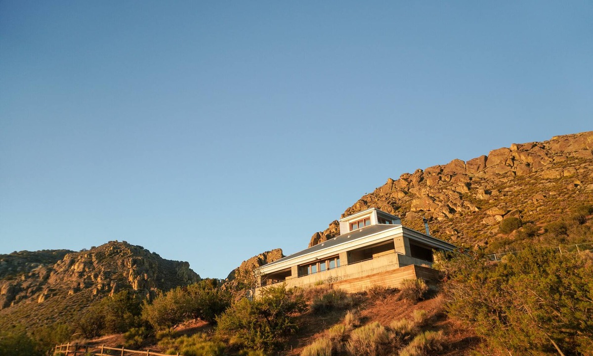 Tehachapi Apartment | Spacious Artist Loft in Tehachapi