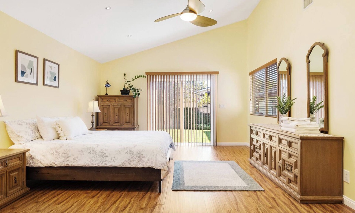 El Camino Village House | Spacious private house