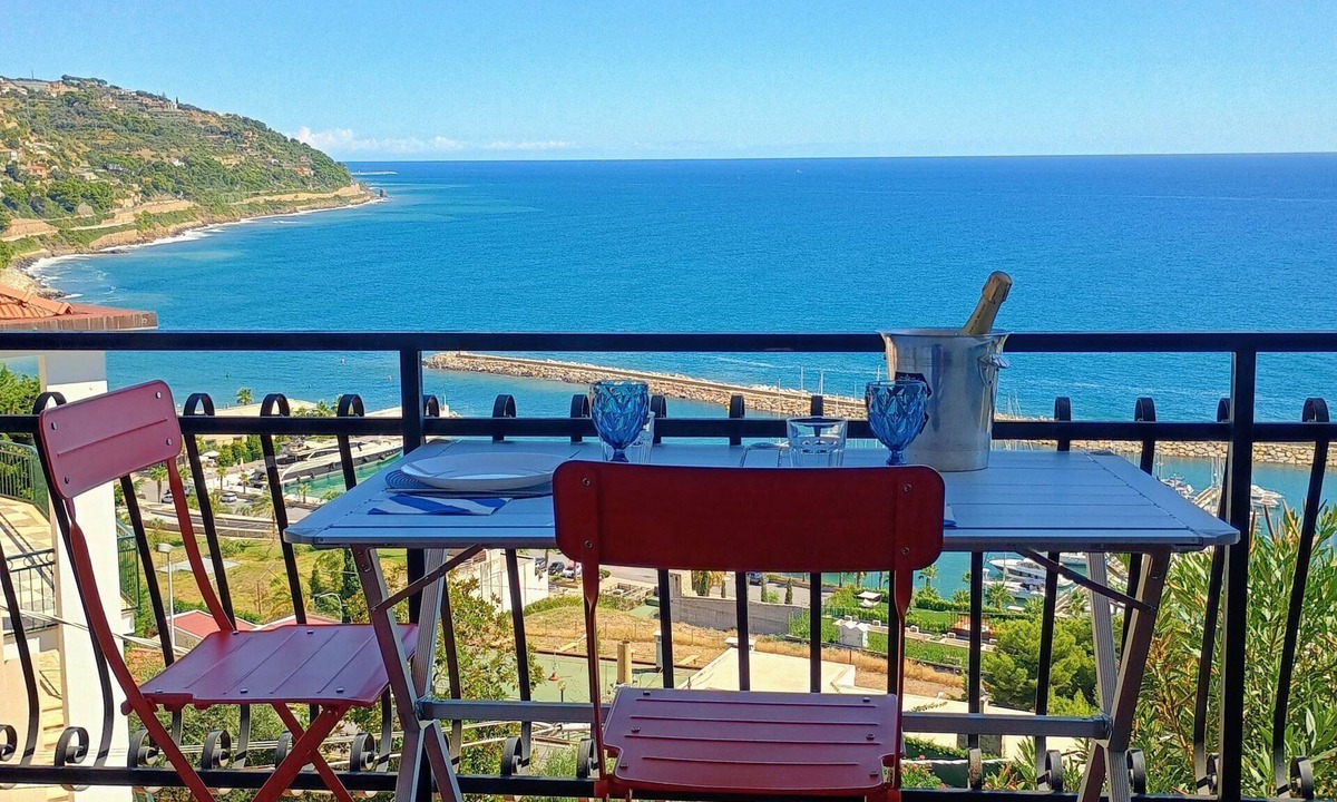 San Lorenzo al Mare Apartment | Spacious two-room apartment with sea view and air conditioning