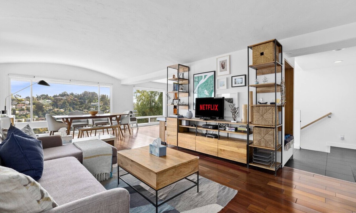 Los Feliz House | Spectacular Views & Tranquil Retreat in Los Feliz