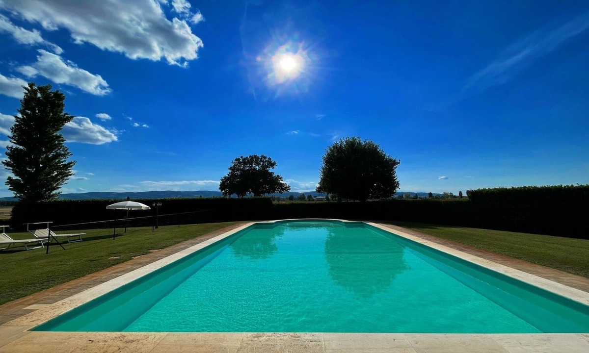 Limiti Villa | SPELLO centre/6 kms-detached villa+pool+grounds+meditation zone+childrens park