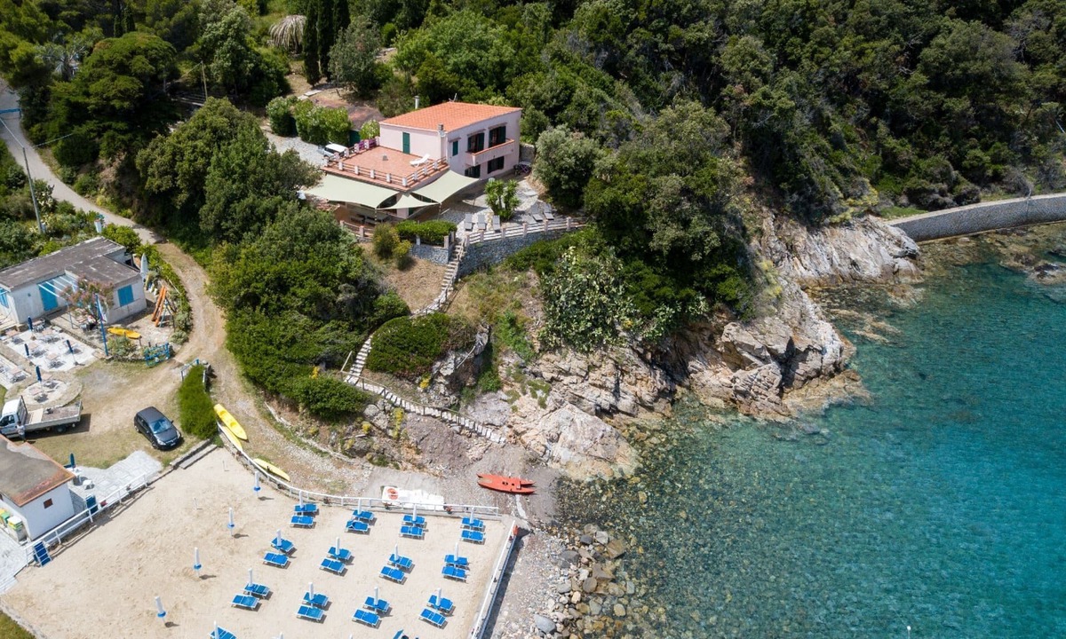 Marciana Villa | Splendid house pieds dans l'eau for 10 people on the island of Elba, Private access to the sea.