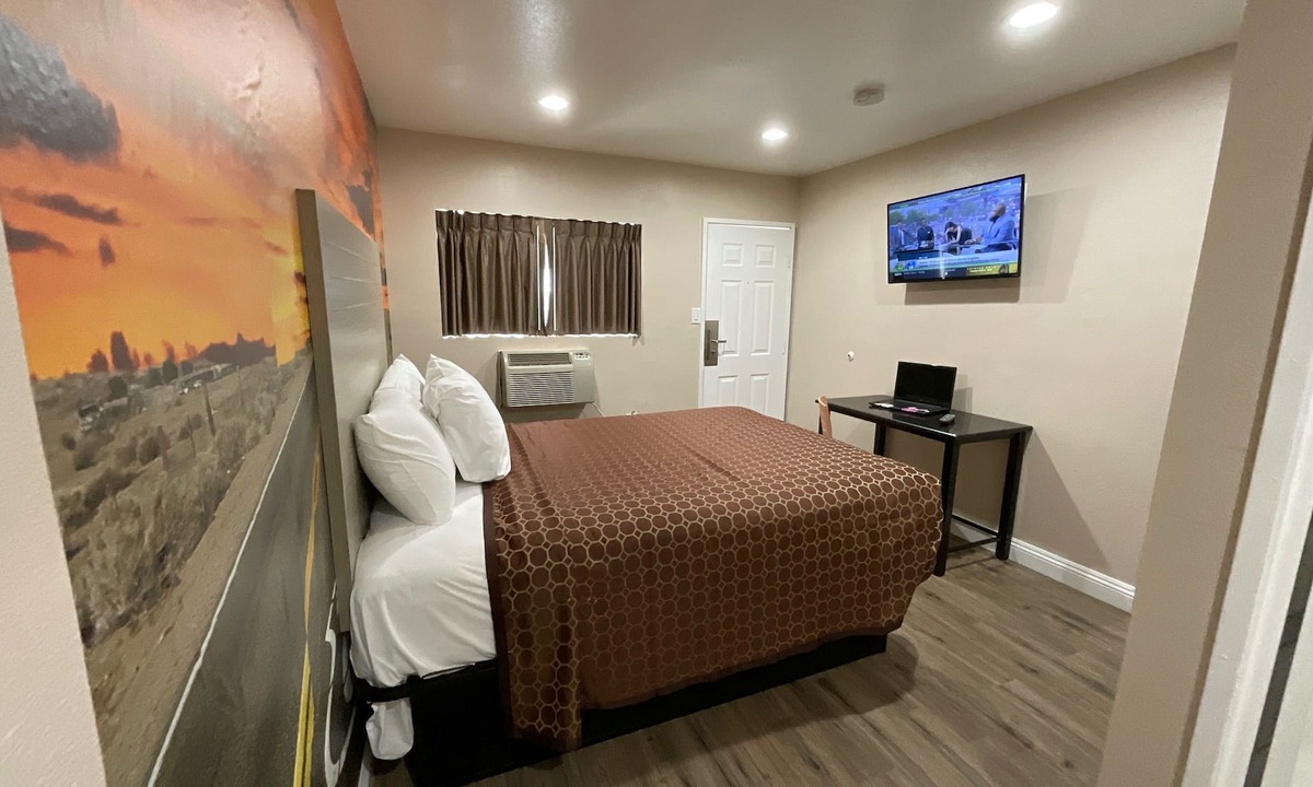 South Gate Hotel | State Motel