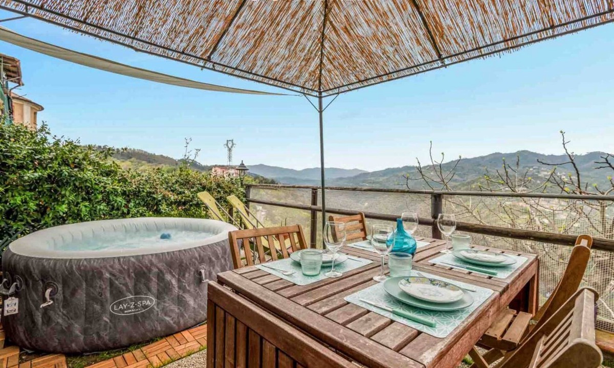 Valeriano Lunense Apartment | Stay in a beautiful holiday home located in the heart of a picturesque village, with free parking in the village available to guests.The house is ideal for families or couples and offers:Two cozy and well-furnished double bedrooms, a bathroom, a fully eq