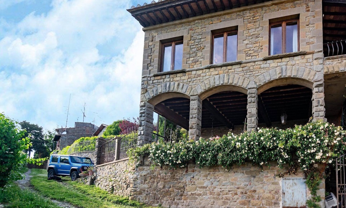 Cortona Old Town Villa | Stone house villa with Spa in Cortona