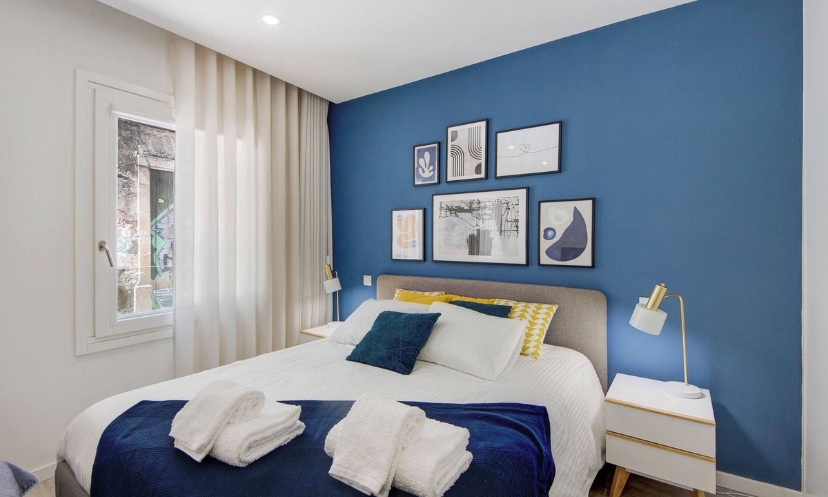 Gloria Apartment | Studio Apartment 'Aveiro City Blue' with Shared Terrace and Wi-Fi