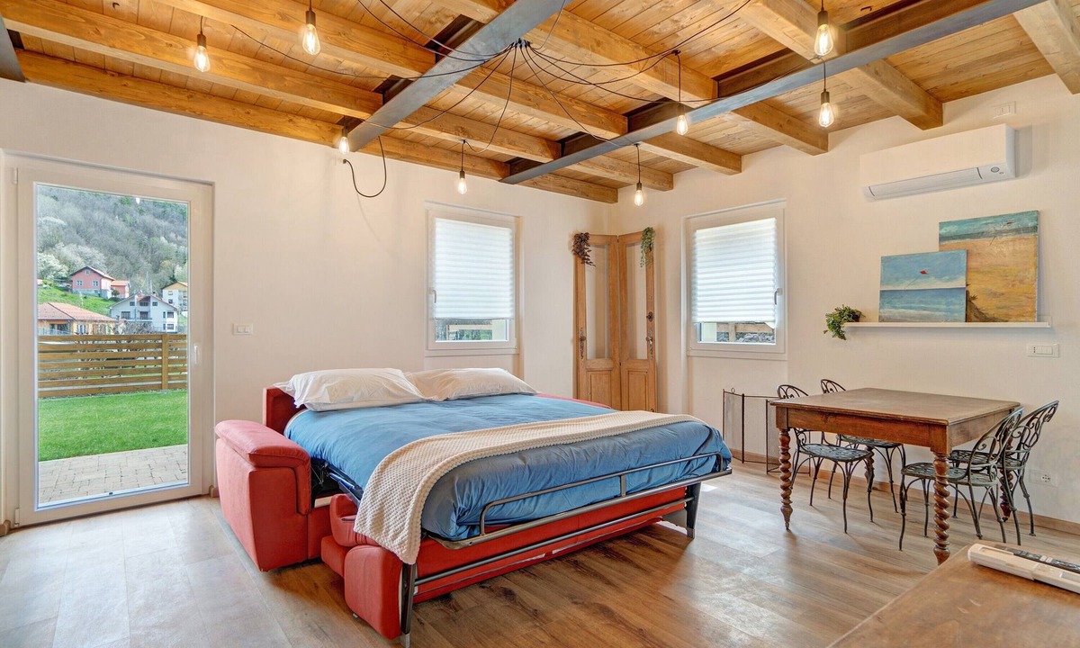 Rossiglione Apartment | Studio Apartment with Garden