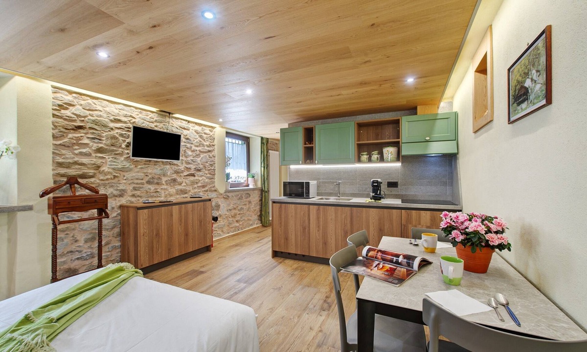 Pont-Saint-Martin Apartment | Studio 'Mes Anges Perloz' with Mountain View, Private Terrace and Wi-Fi