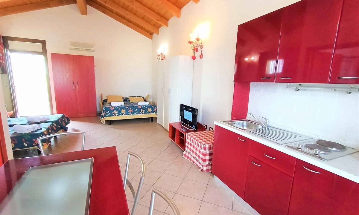 Isola Albarella Apartment | Studio with balcony and air conditioning