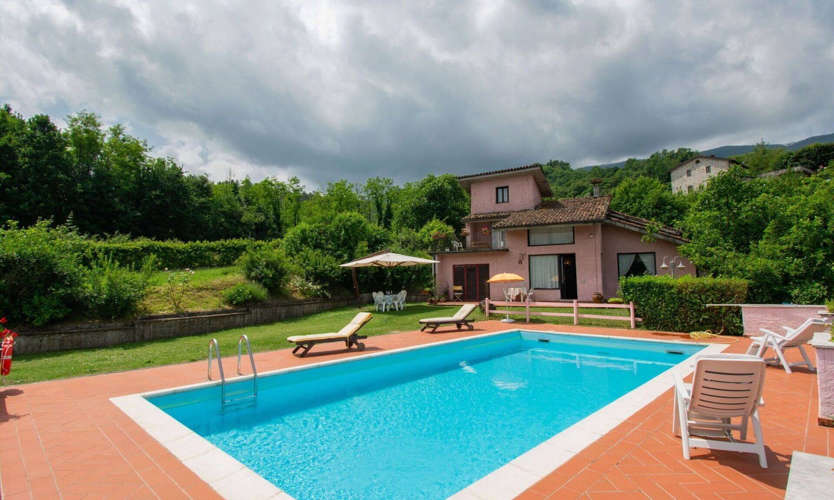 Camporgiano House | Stunning private villa for 6 guests with WIFI, private pool and TV