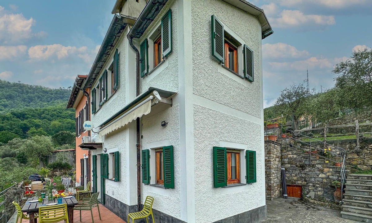 San Lorenzo della Costa House | Stunning home in San Lorenzo della Cost with house a panoramic view