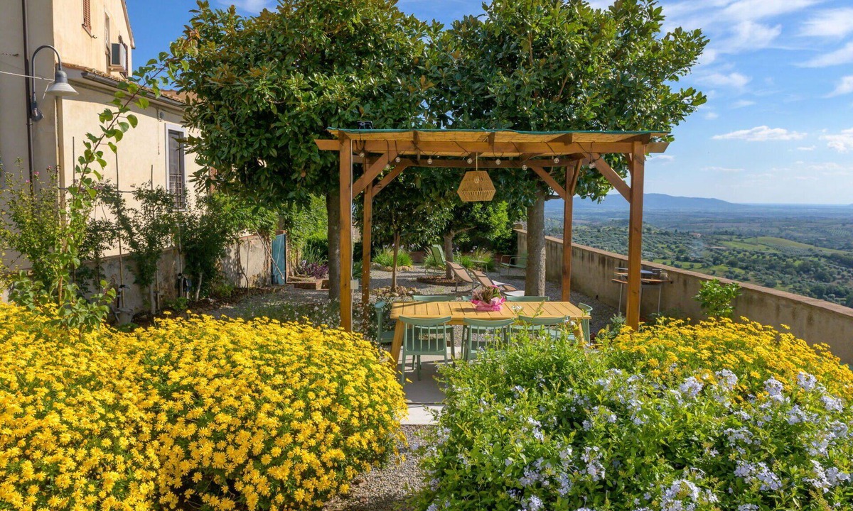 Montiano House | Stunning private villa for 9 guests with WIFI, TV, patio, pets allowed and panoramic view