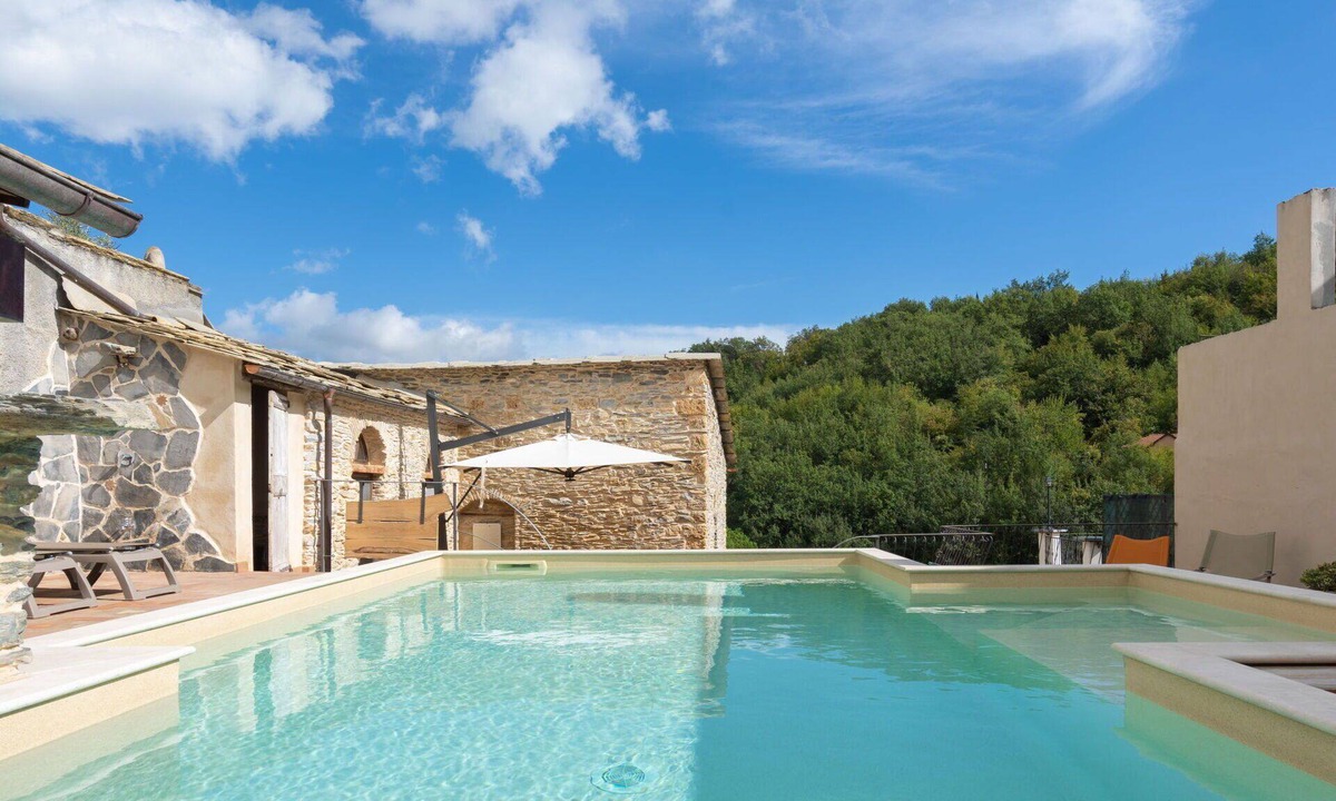 Prela House | Stunning private villa with private pool, WIFI, TV, terrace, pets allowed and panoramic view