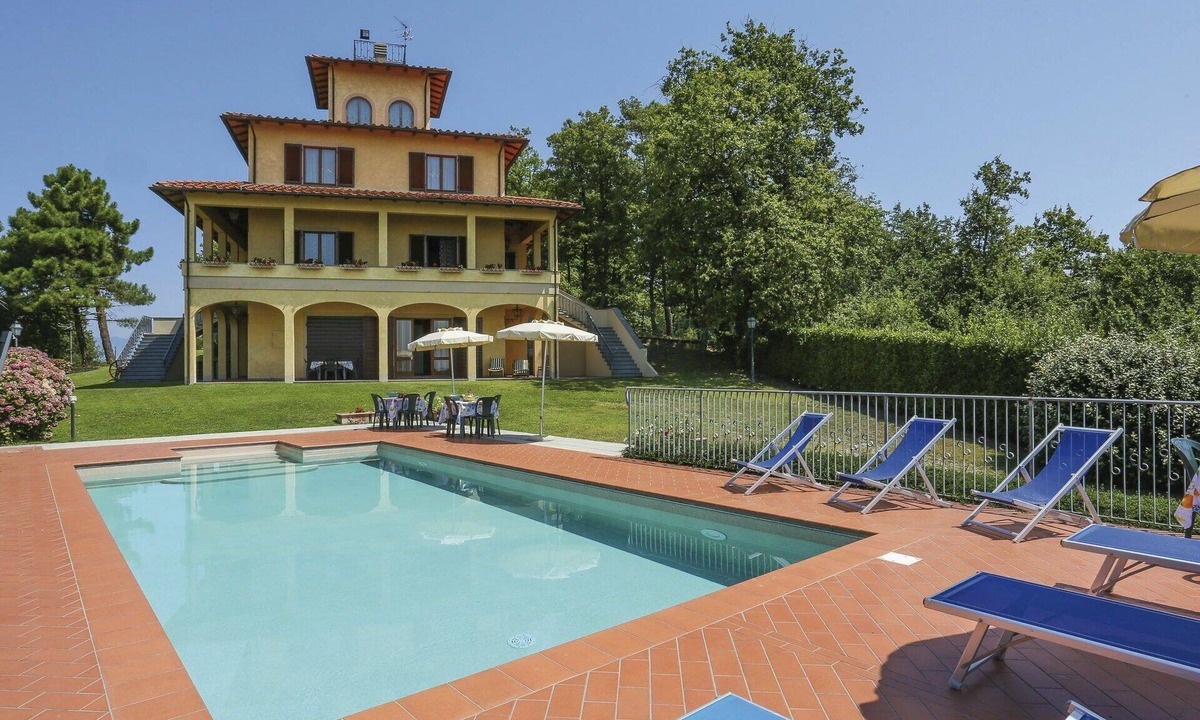 Giugnano Villa | Stunning private villa for 16 guests with private pool, WIFI, TV, terrace and pets allowed