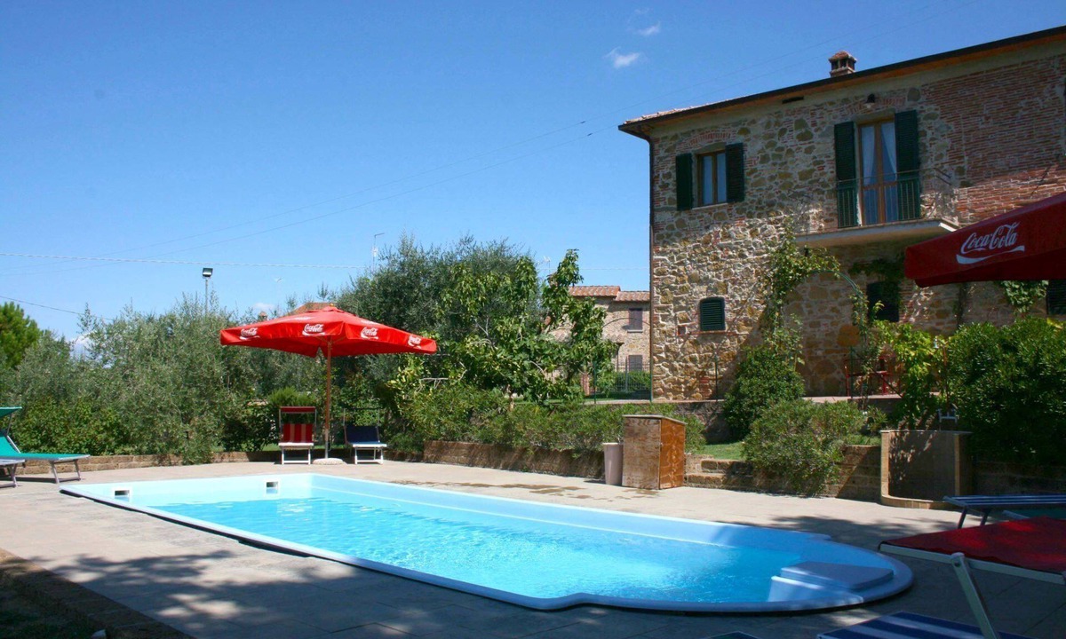Lucignano Villa | Stunning private villa with WIFI, private pool, TV and balcony, close to Montepulciano