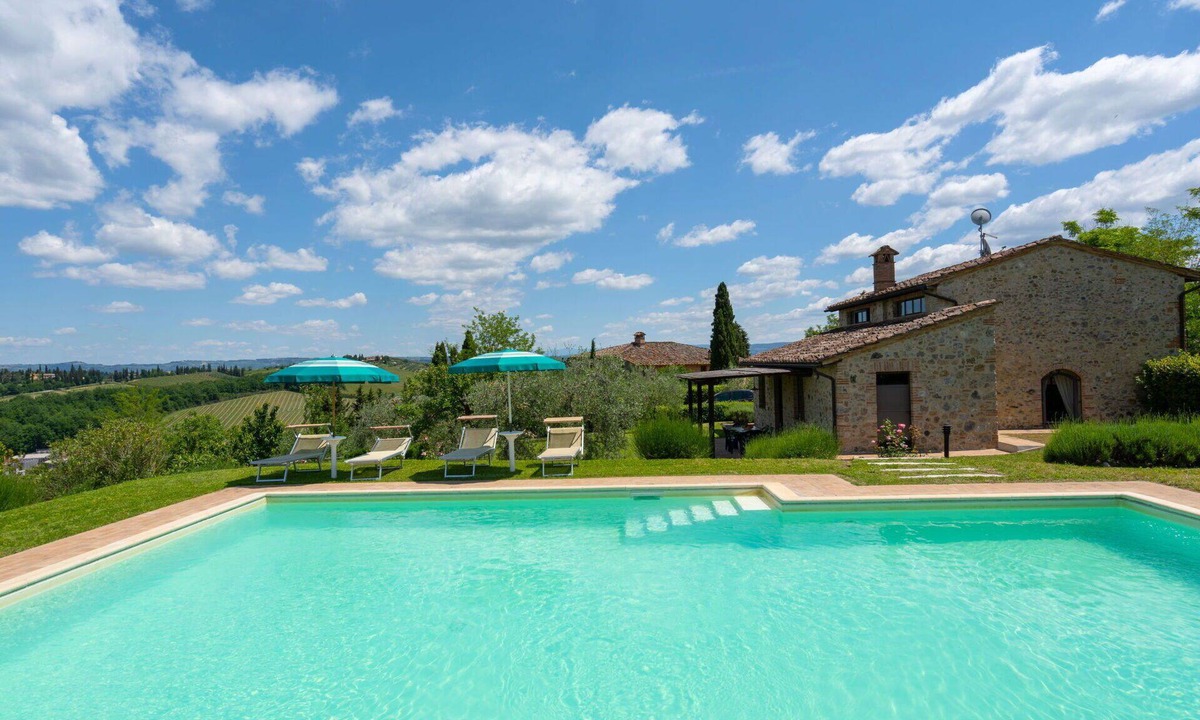 San Gimignano Villa | Stunning private villa for 6 people with A/C, private pool, WIFI, TV and panoramic view