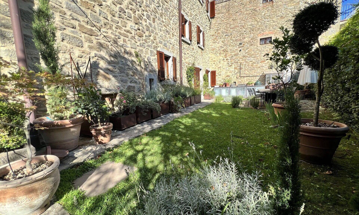 Cortona Old Town House | Stunning private villa for 4 guests with A/C, WIFI