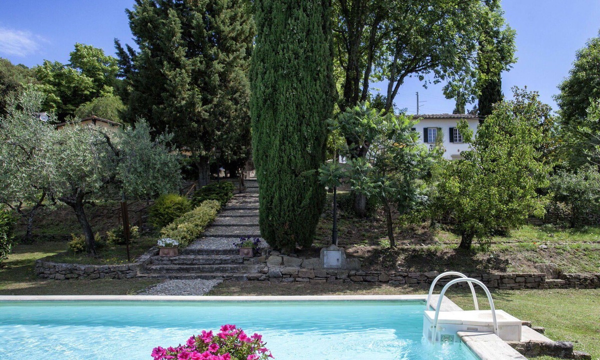 Cortona Villa | Stunning private villa for 14 guests with A/C, WIFI, private pool, TV and pets allowed