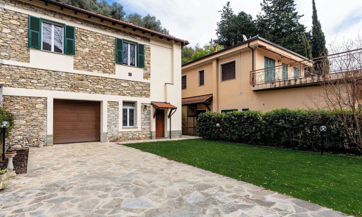 Stellanello House | Stunning villa for 7 guests with WIFI, patio and panoramic view