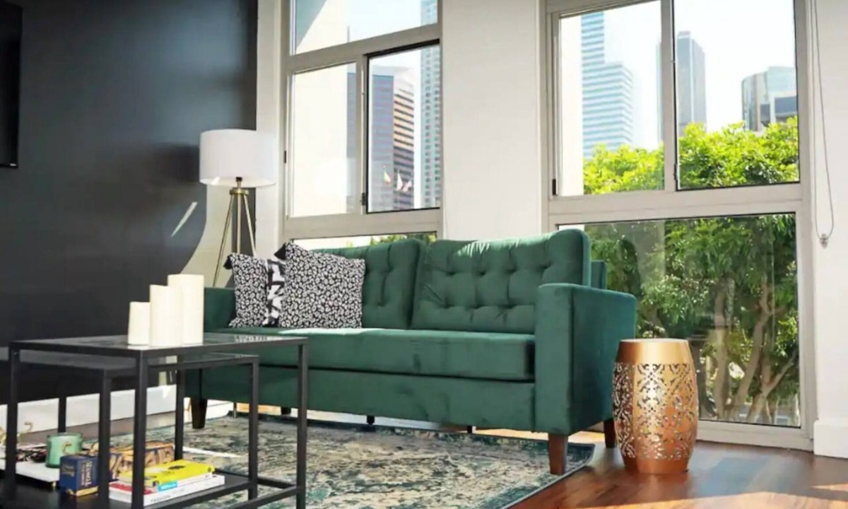 Los Angeles Apartment | Style in the City - Free Parking- Downtown LA!