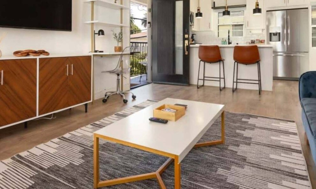 Carlson Park Apartment | Stylish 1BR Luxe Apartment in Downtown Culver City