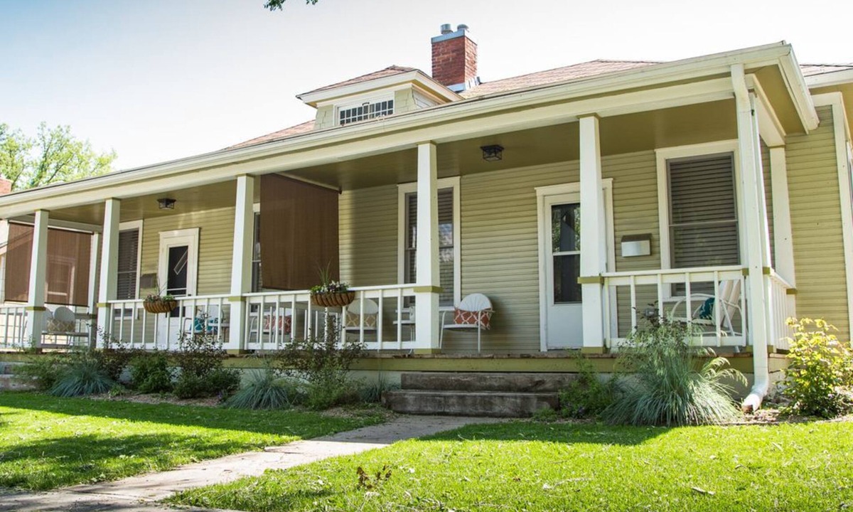 Historic Fort Collins High School House | Stylish 2BR Retreat. Steps to CSU and Old Town Fun