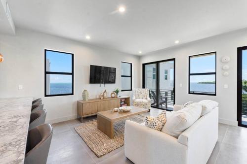 Paradise Point House | Stylish Oceanview Getaway w Pool Hot Tub