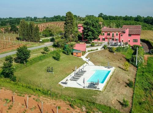 Fubine House | Stylish Villa In Its Own Vineyard With Pool