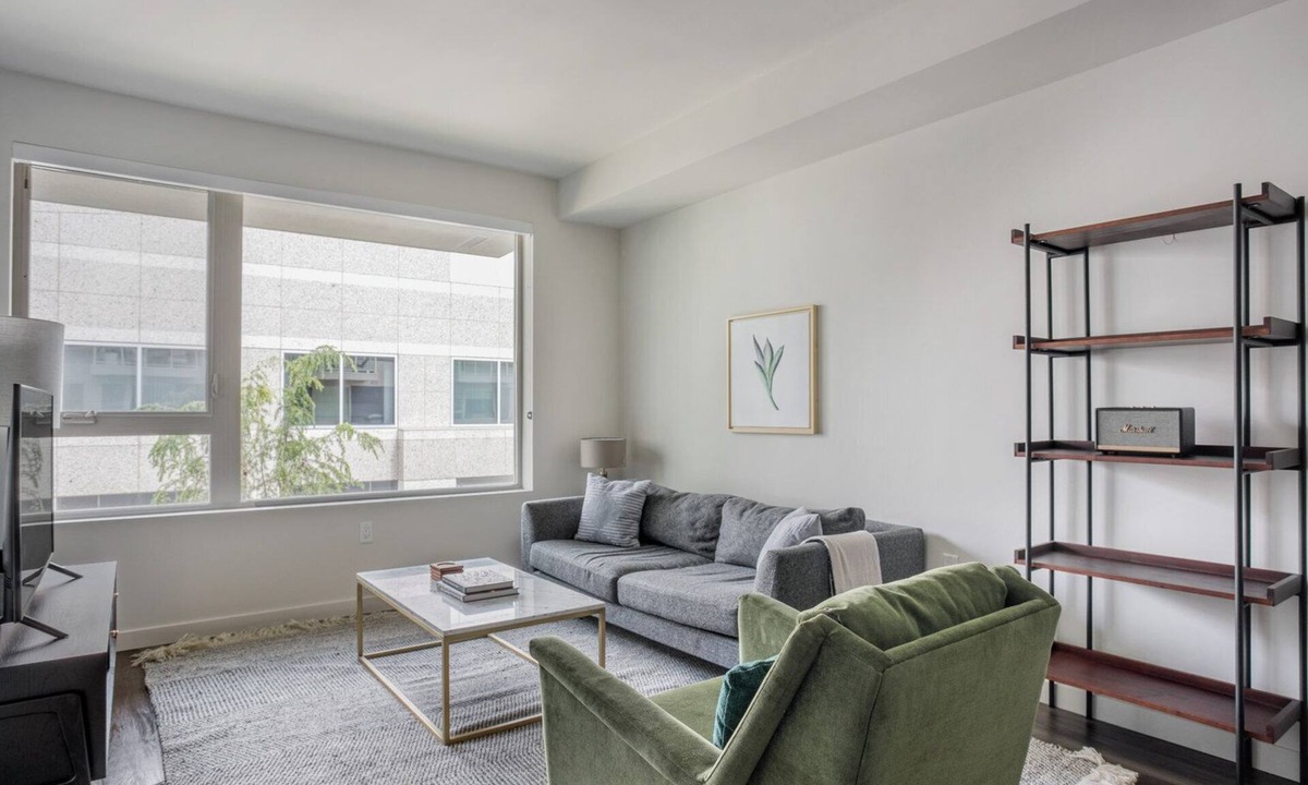 West Los Angeles Apartment | Stylish West LA 1BR w/Pool, Gym & BBQ, nr Restaurants, by Blueground
