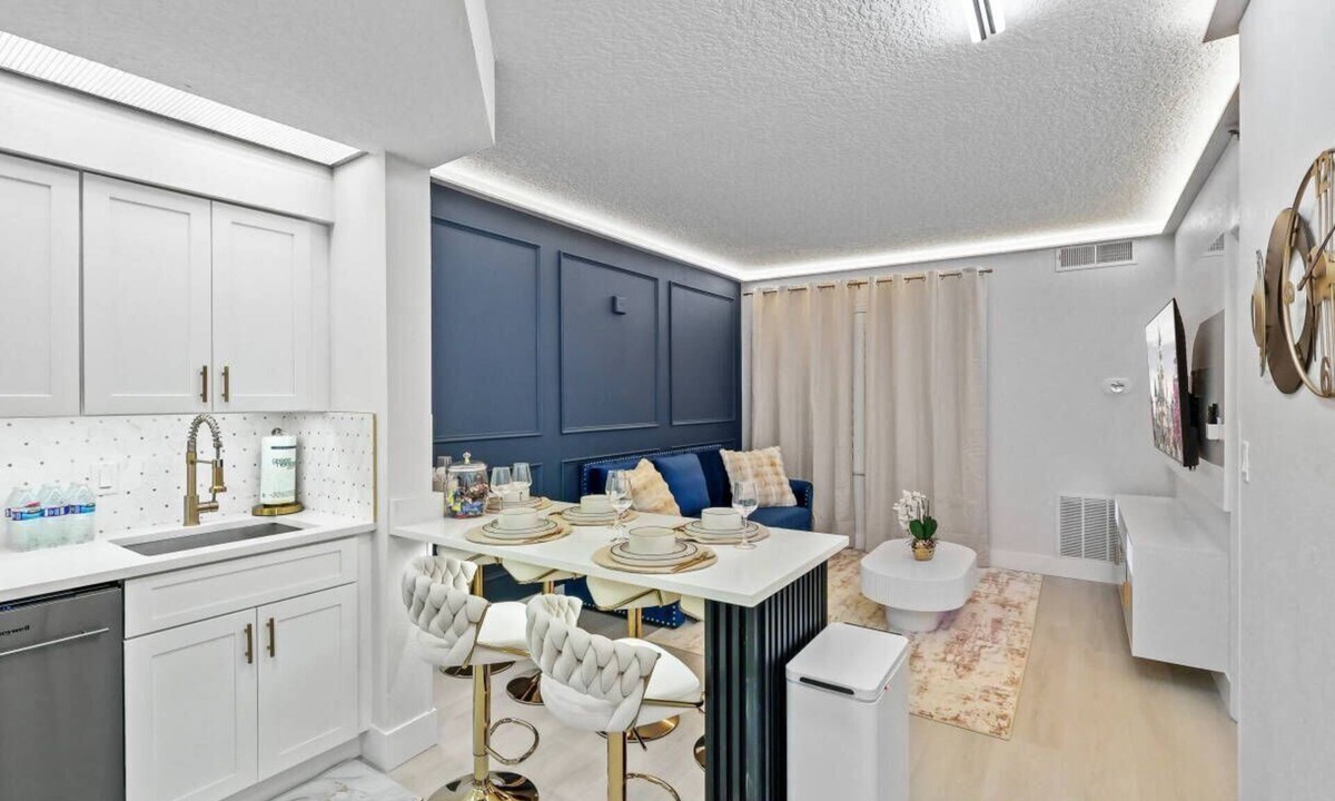 Florida Central Atlantic Coast Villa | Suite c/Vista Piscina + Parking Gratis