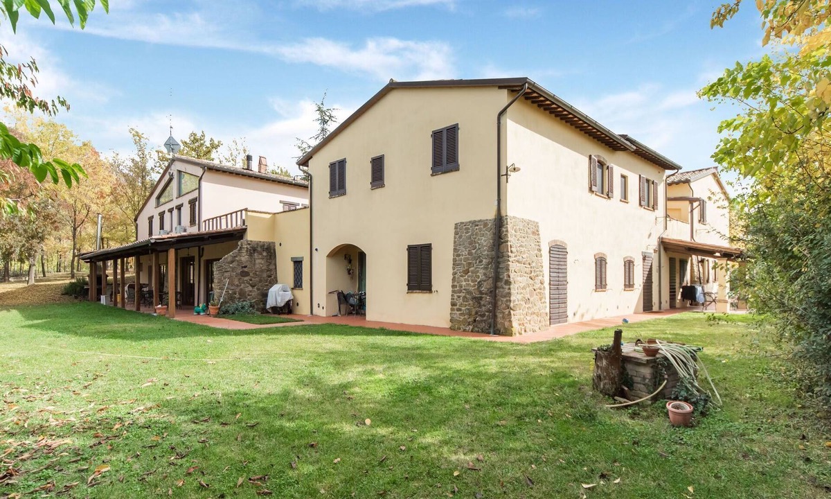 Torgiano Other | Sun-kissed Holiday Home in Torgiano with Garden and Pool