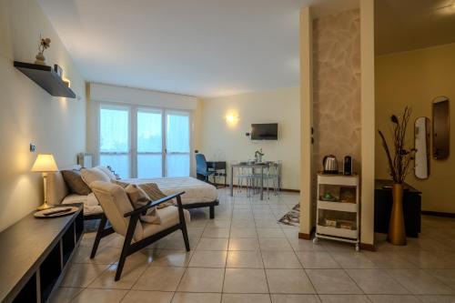 Legnano Apartment | Sunset Studio - studio apartment & garage, near A8 highway