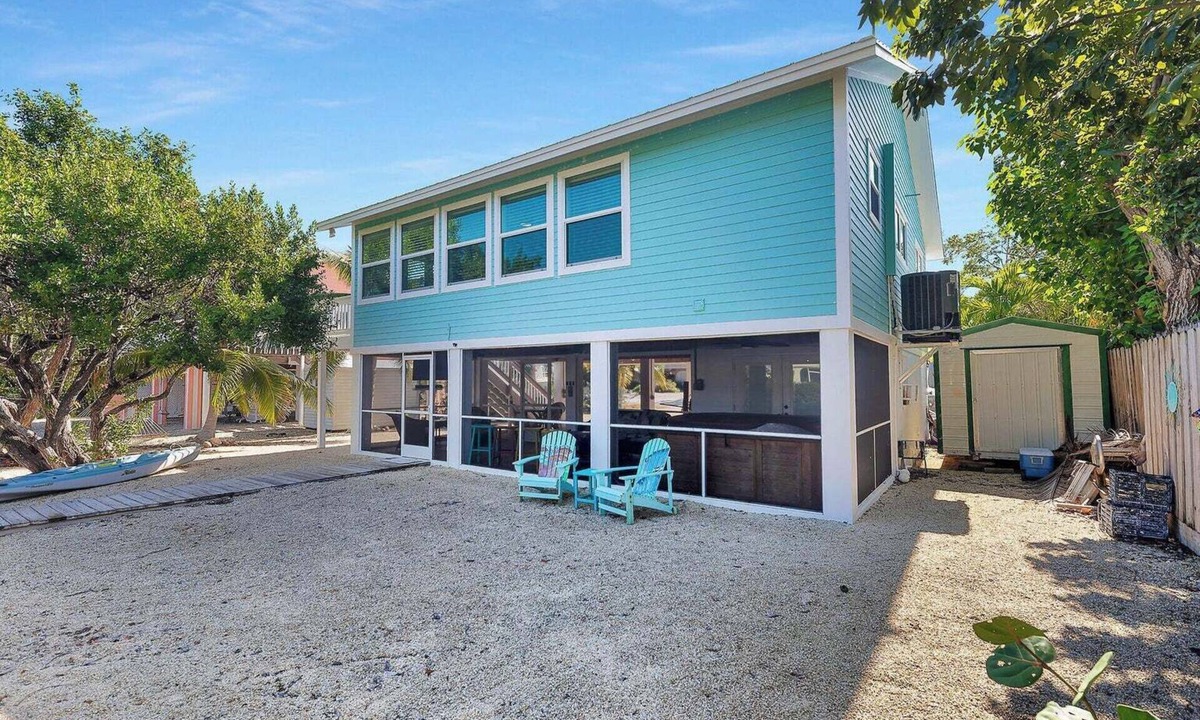 Breezeswept Beach Estates House | Super Cute, Well Maintained 2BR Canal Home in Ramrod Key - Great Boating Access!