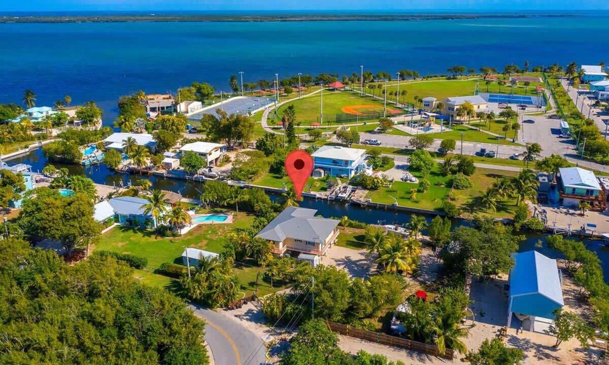 Whispering Pines House | Tarpon Tales | Fantastic boating, pet-friendly