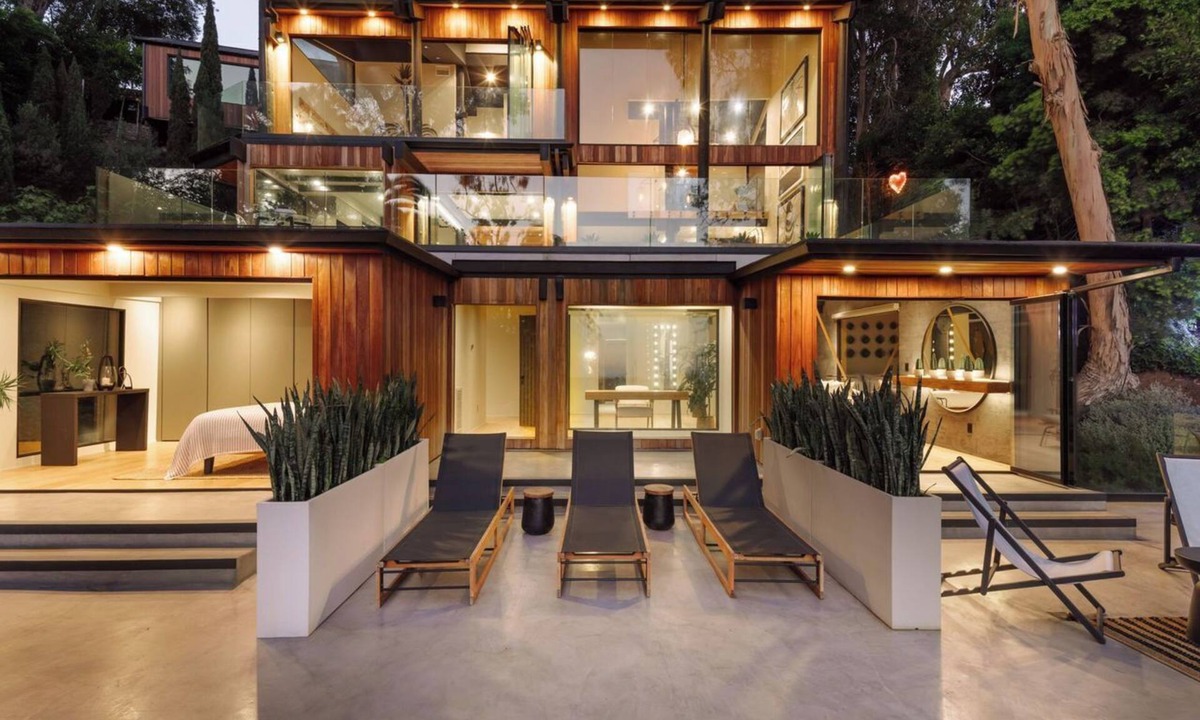 Pacific Palisades House | The Amalfi Glass Sanctuary – LA’ Riviera Coast