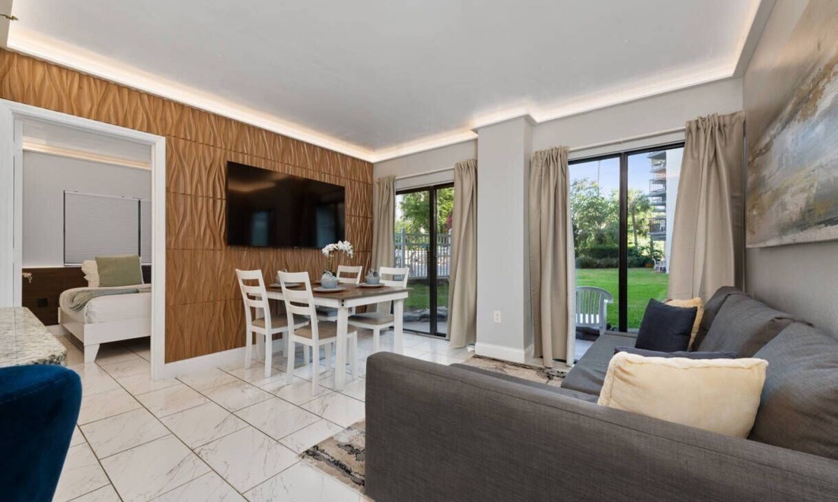 Southwest Orlando Villa | The Enclave 2BR near Universal, Pool & Gym
