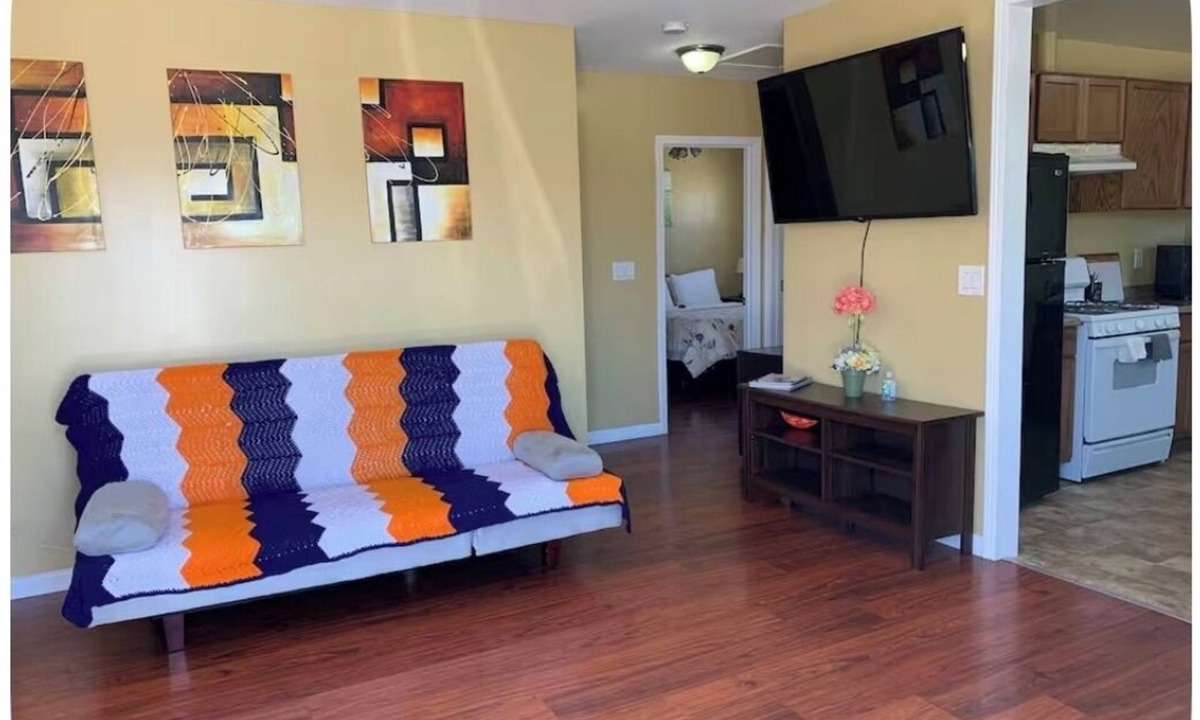 Hawthorne House | The FAB House-Close to SoFi, Beaches, LAX Airport&Freeway 405&105