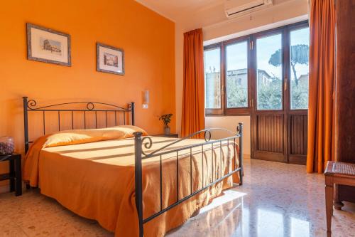 Cerveteri Hotel | Three Guest House
