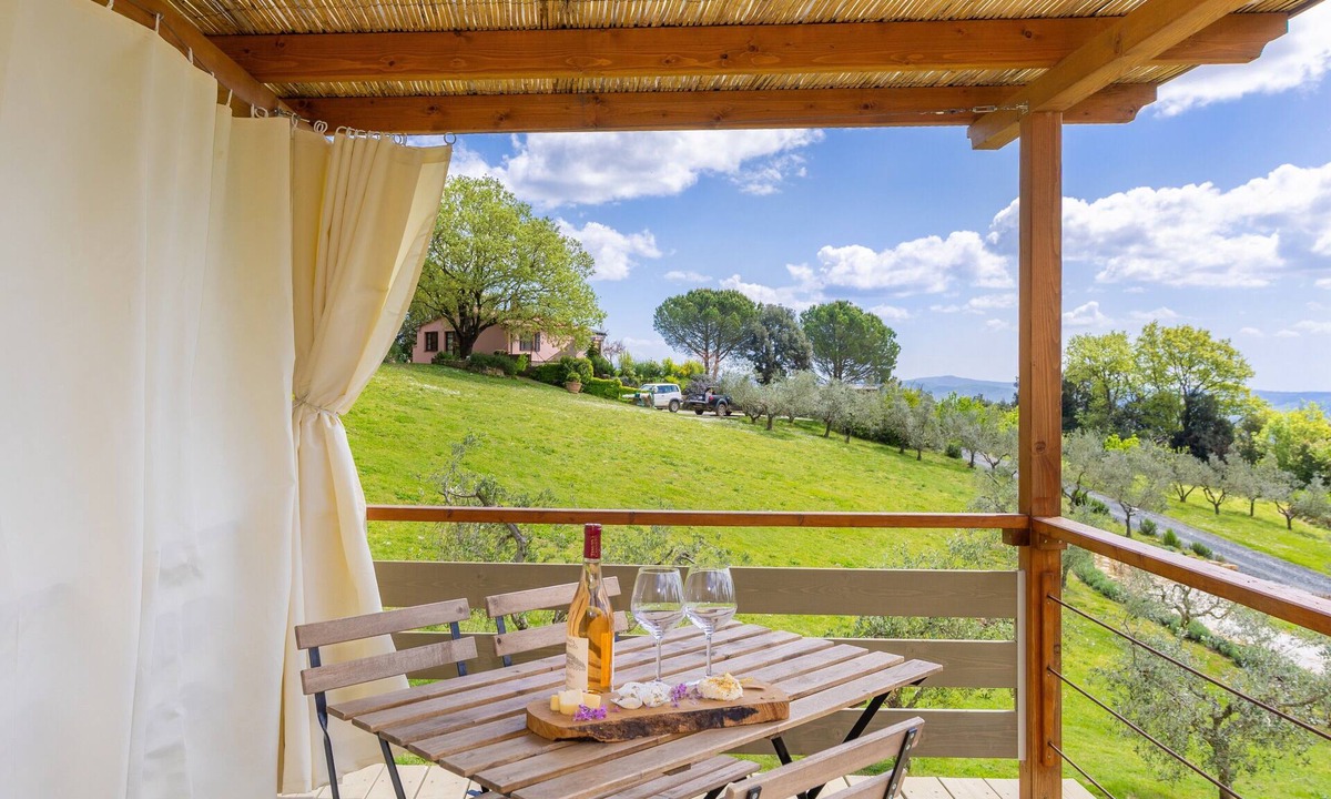 Monteverdi Marittimo House | Tiny Home 'Glamping - Il Gelsomino' with Private Garden and Air Conditioning