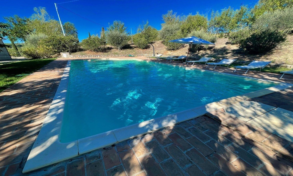 Todi Villa | TODI BY THE POOL/SLEEPS 10/EXCLUSIVE POOL/WALK TO TODI 4 KMS/RESTAURANT 0.5 KMS