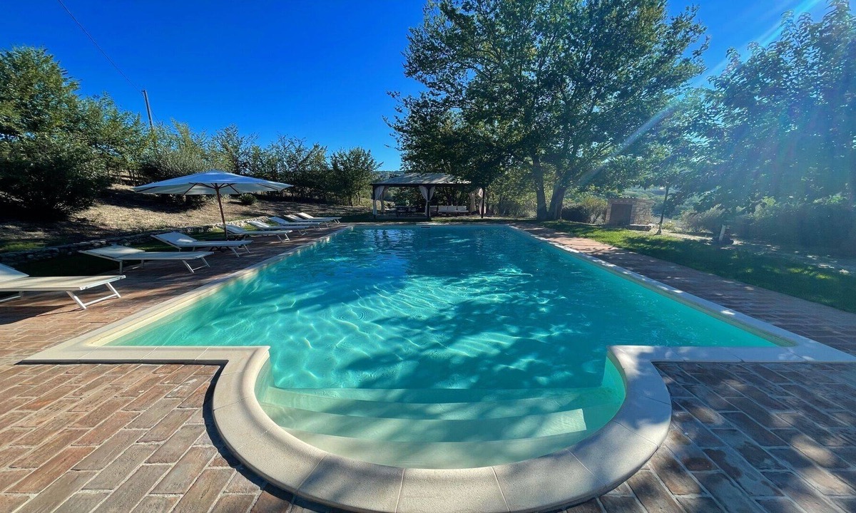 Todi Villa | TODI BY THE POOL/SLEEPS 10/EXCLUSIVE POOL/WALK TO TODI 4 KMS/RESTAURANT 0.5 KMS