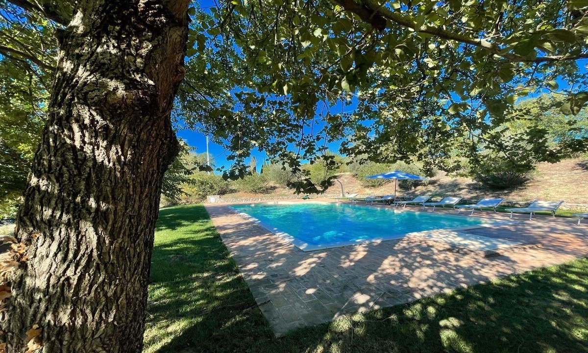 Todi Villa | TODI BY THE POOL/SLEEPS 10/EXCLUSIVE POOL/WALK TO TODI 4 KMS/RESTAURANT 0.5 KMS